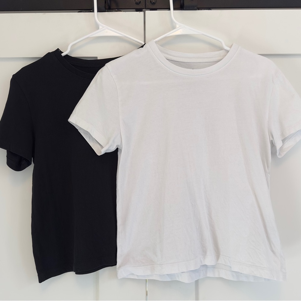 Everlane Box-Cut Black and White T-Shirt Set - Size XS